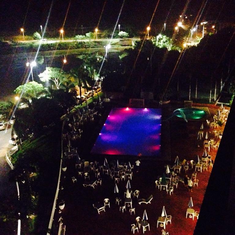 Flat No Hotel Cavalinho Branco อากวัสจิลิงดอยา ภายนอก รูปภาพ